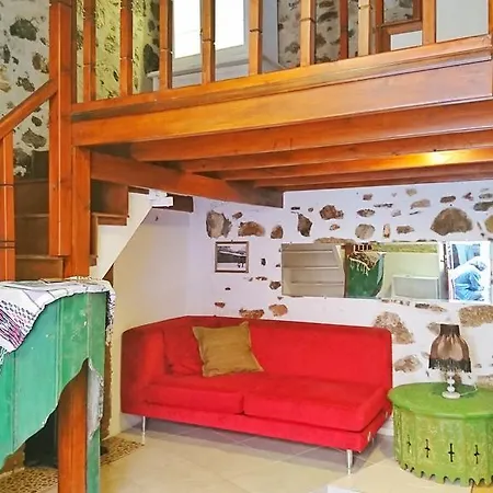 Madam Helen's House בית הארחה